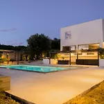 Degli Ulivi Salento Design Villa *